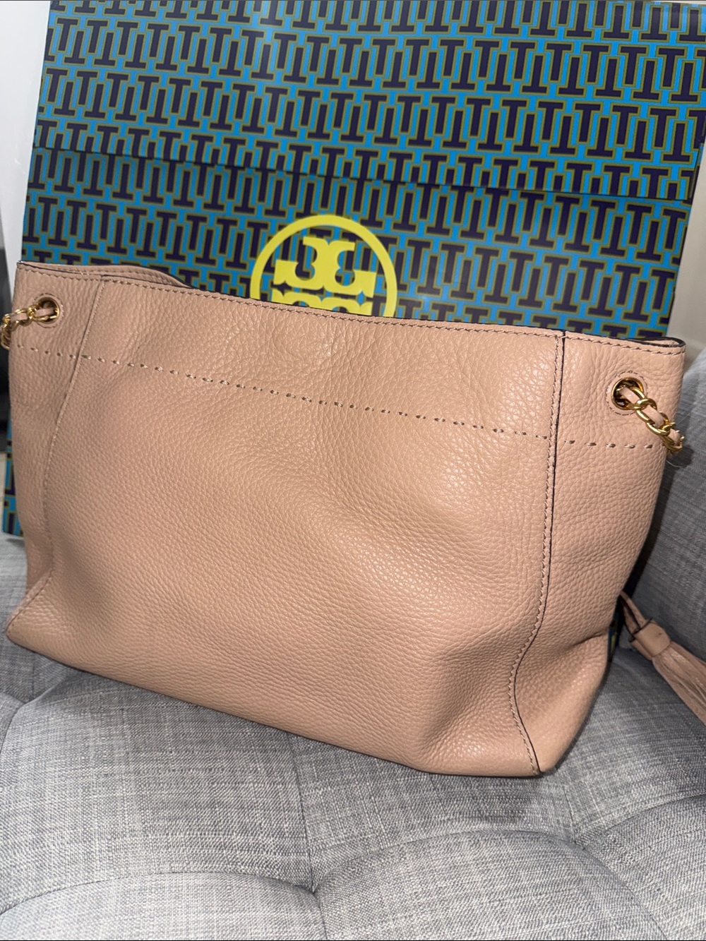 Tory Burch Mcgraw Shoulder Bag - Picture 11 of 11